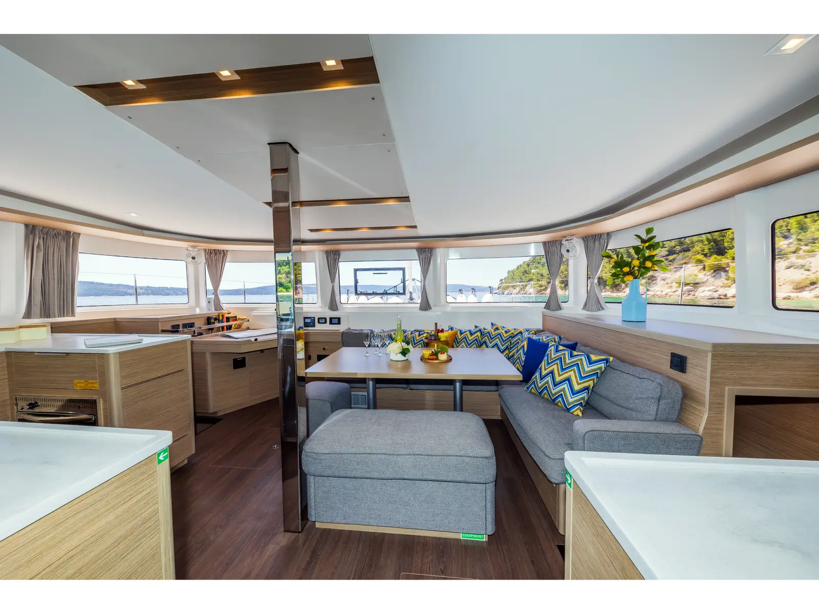 BIG BLUE, Interior image