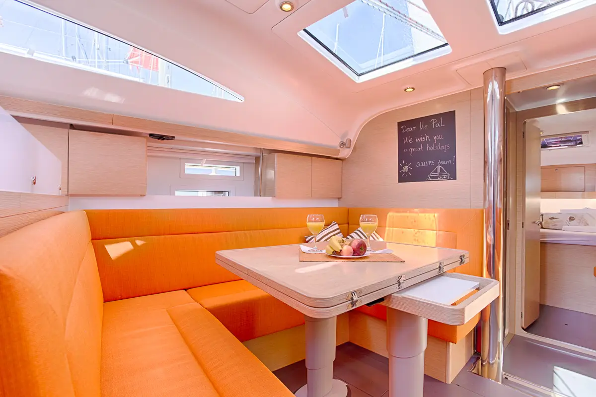 LION , Elan 45 Impression Charter