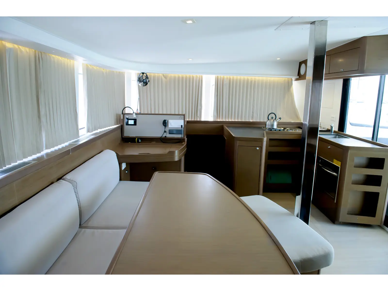 Full Moon, Interior image