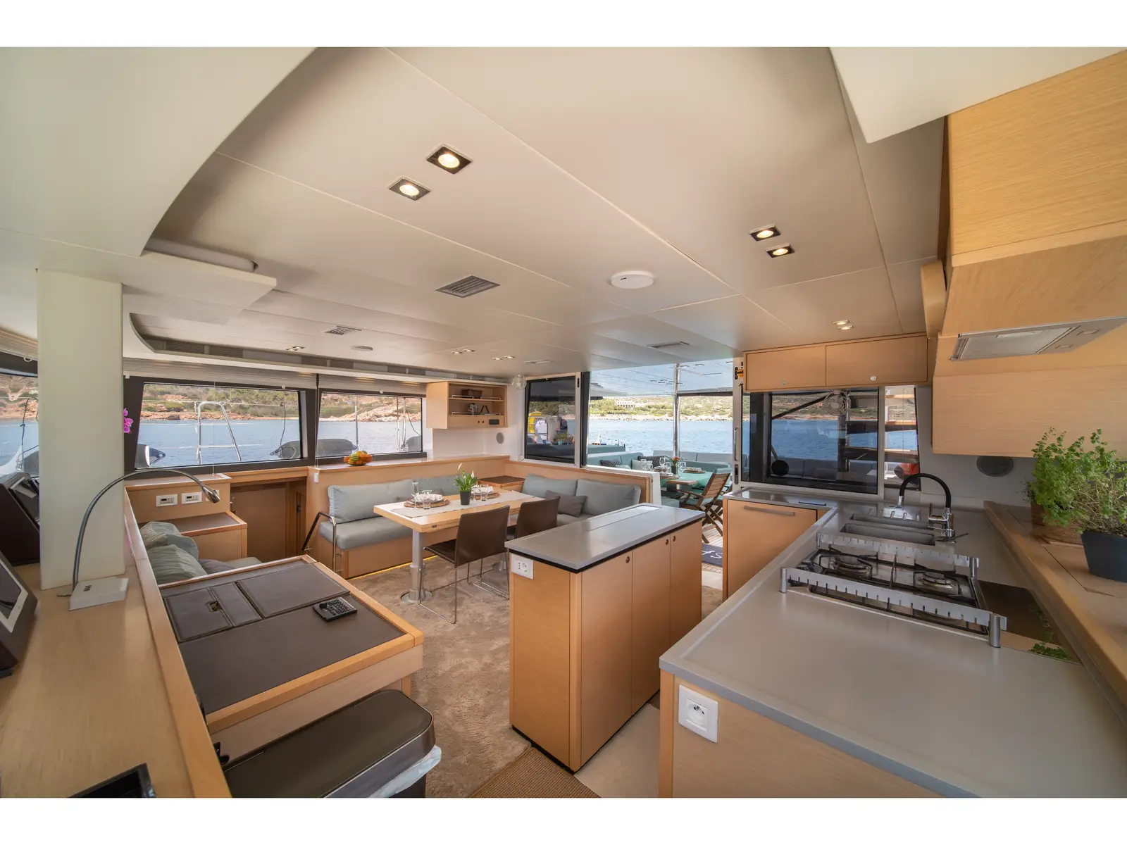 FOR SAIL, Interior image