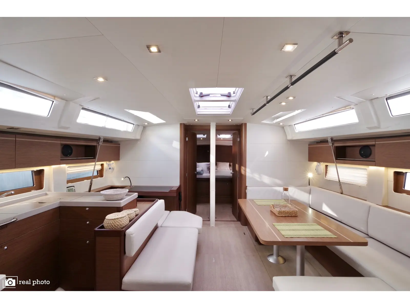 Lara - Water maker, Solar Panel, Interior image