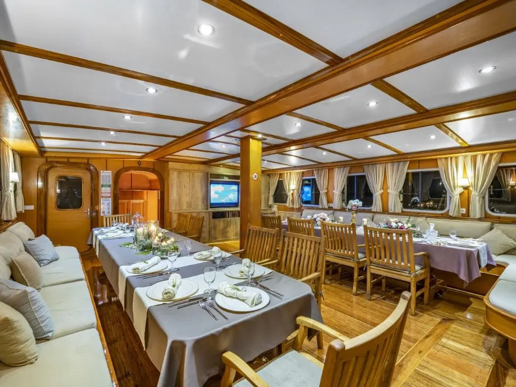 Tersane 8, Interior image