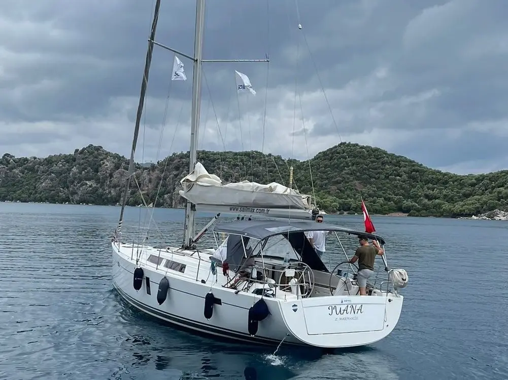 Juana, Hanse 445