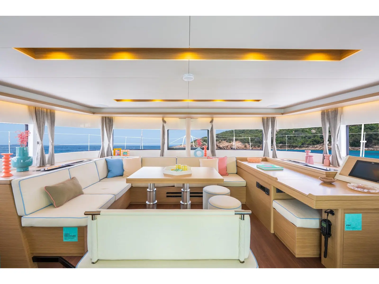 OCEAN PEARL, Interior image