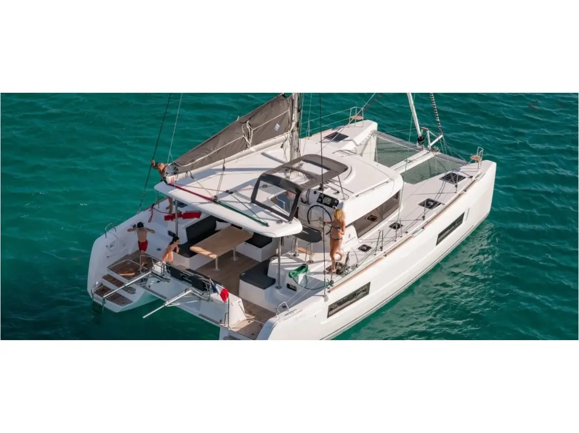 Sail Agena, Lagoon 40