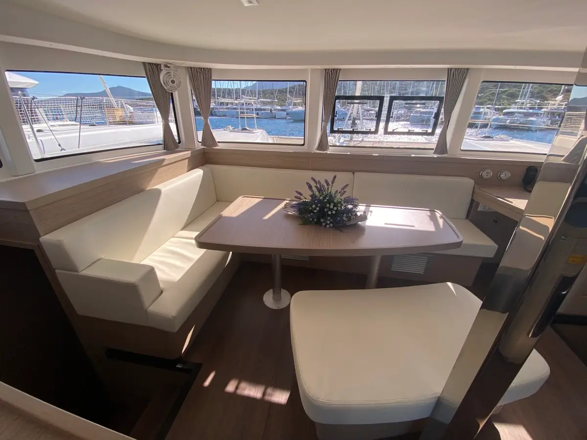 Nereide, Interior image