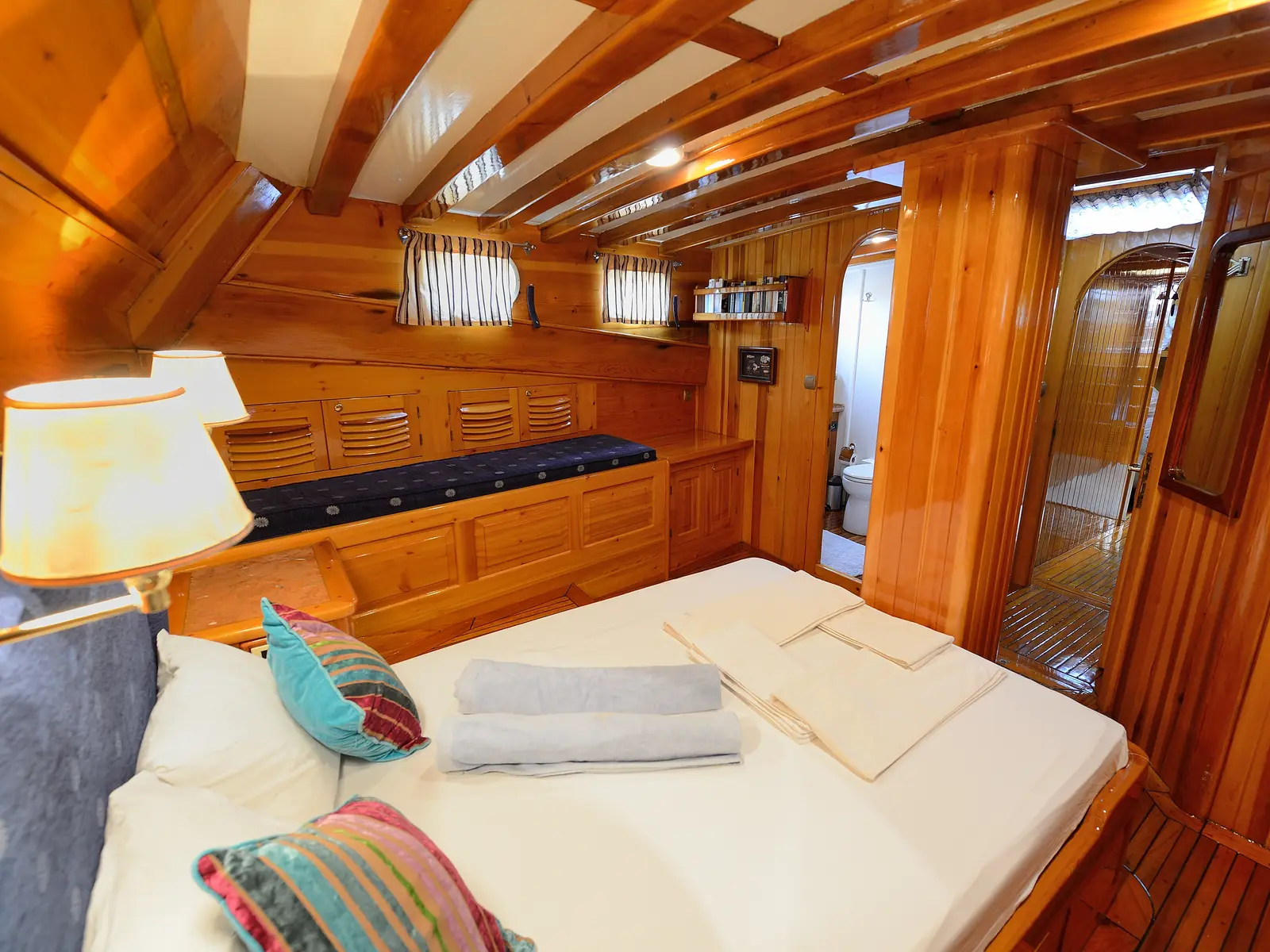 Xenos II Cabin 4 - Standard, Interior image