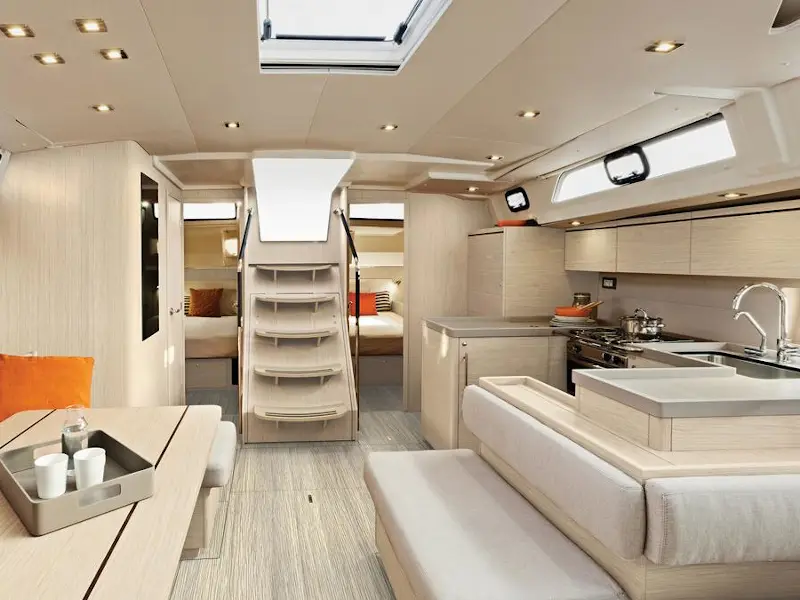 Sunsail 52.4 Classic, Interior image