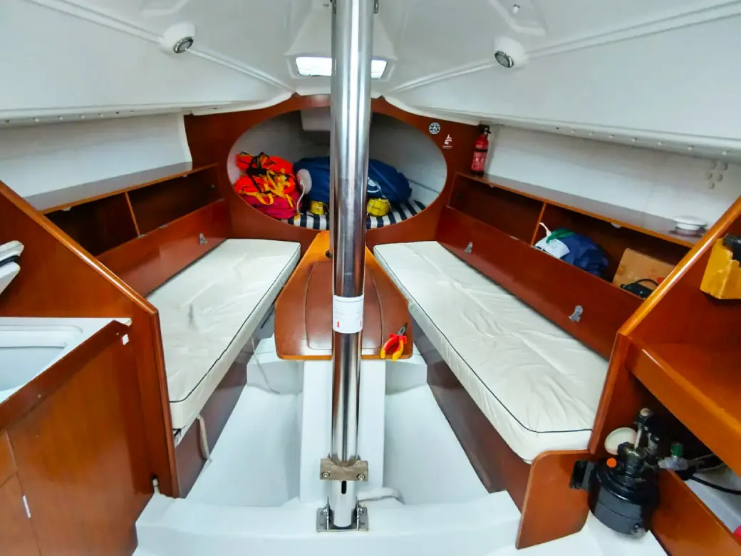Flashe, Interior image