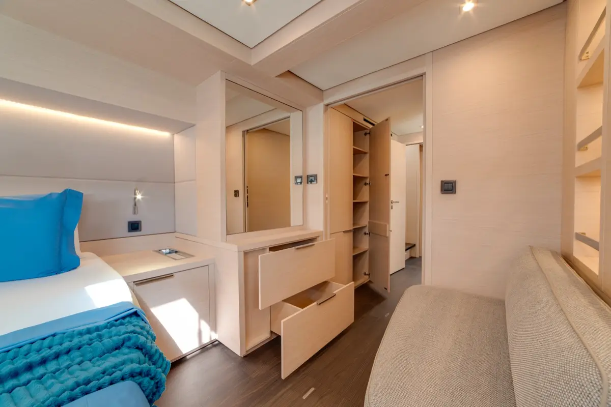 Zeri - FIRST CLASS, photograph 61