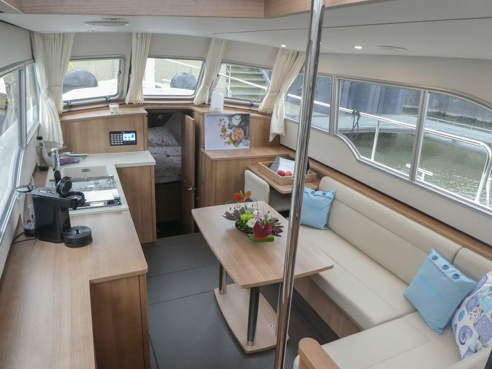 Vaiana, Interior image