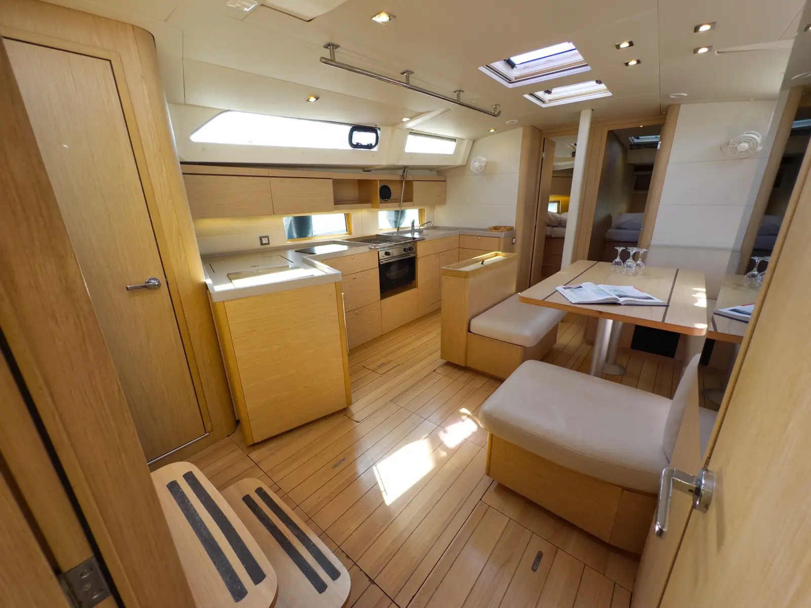 Sail Away (Refit 2025 - A/C - Electric Heads), photograph 11