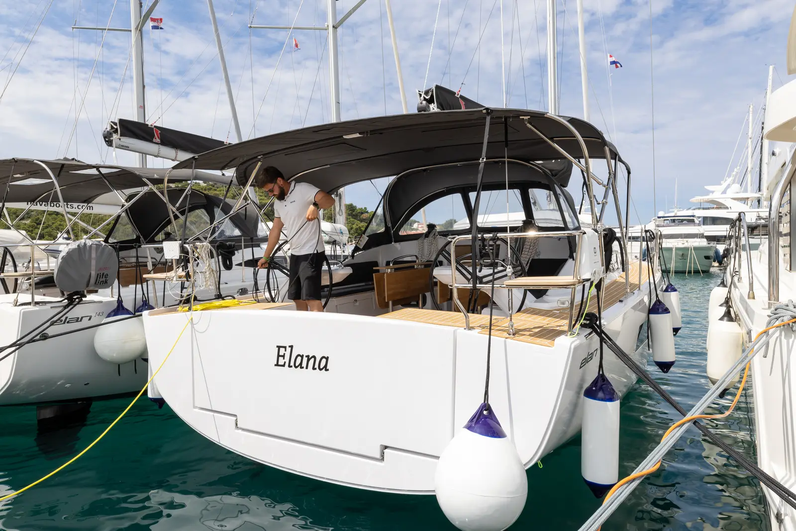 ELANA, photograph 5