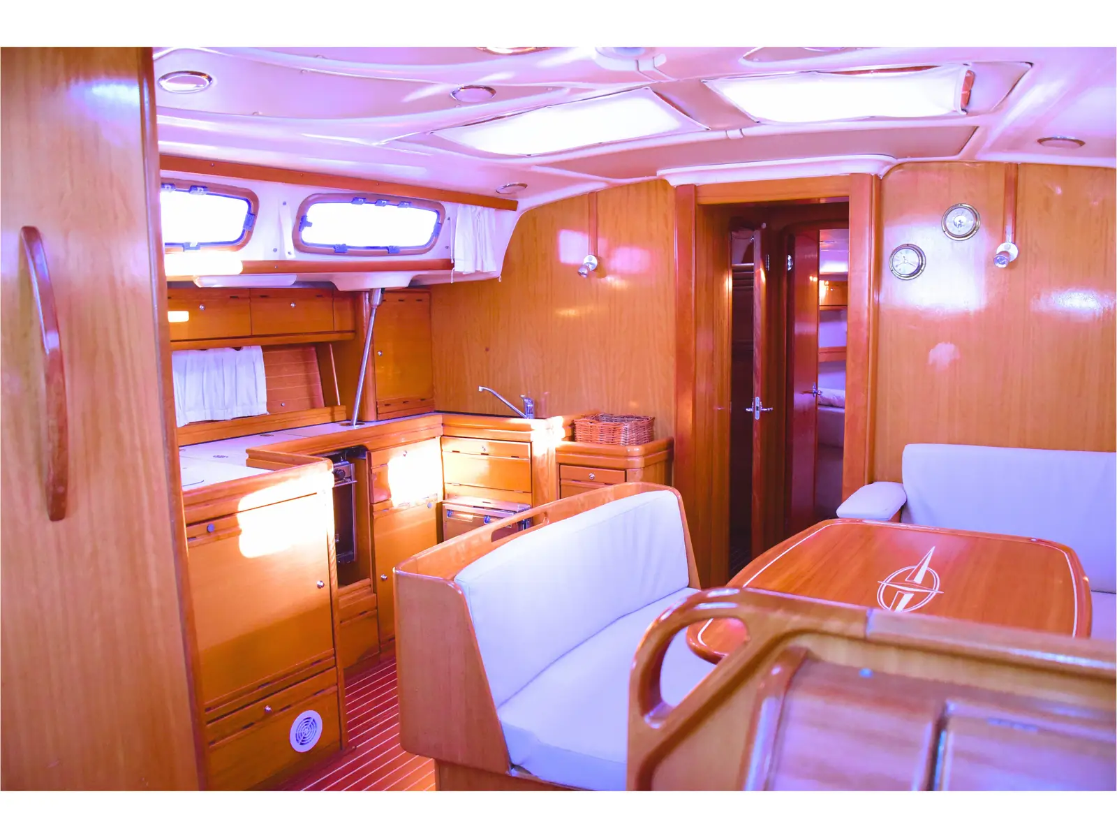 Thetis, Interior image