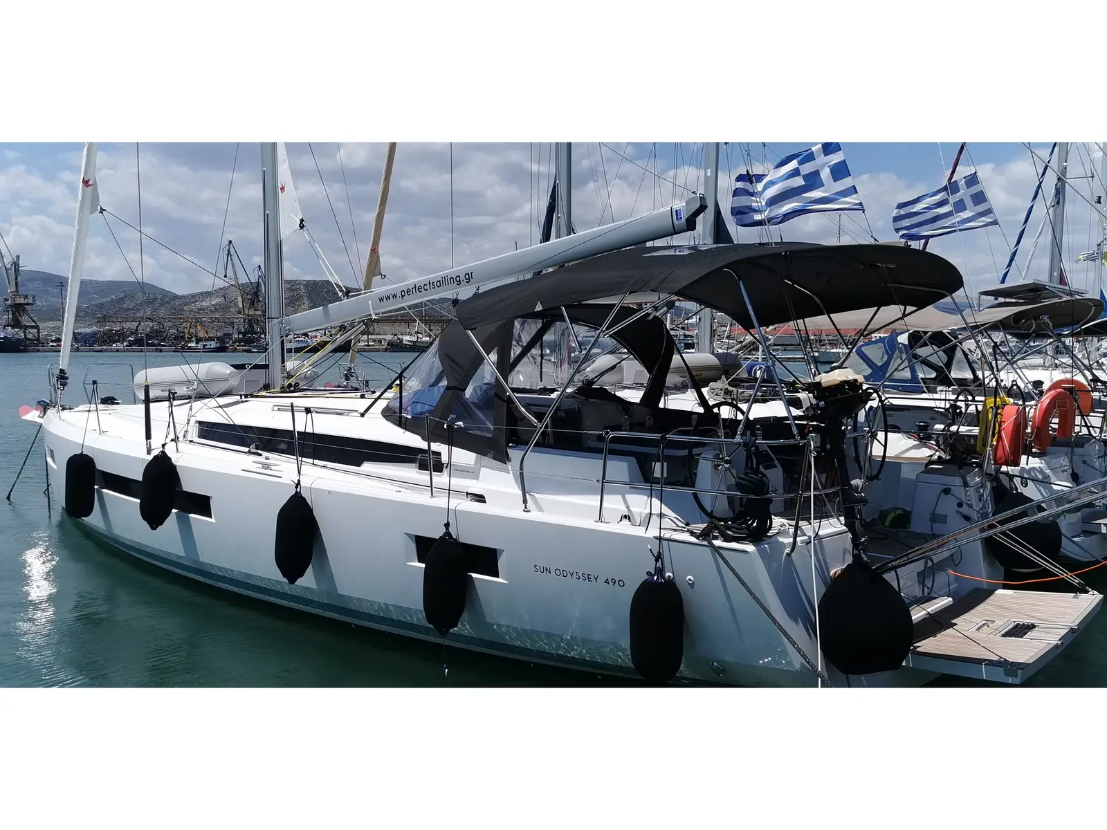 Marina 2, Main image