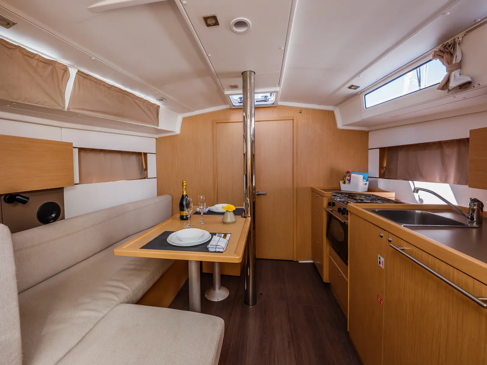 Pleasure, Interior image