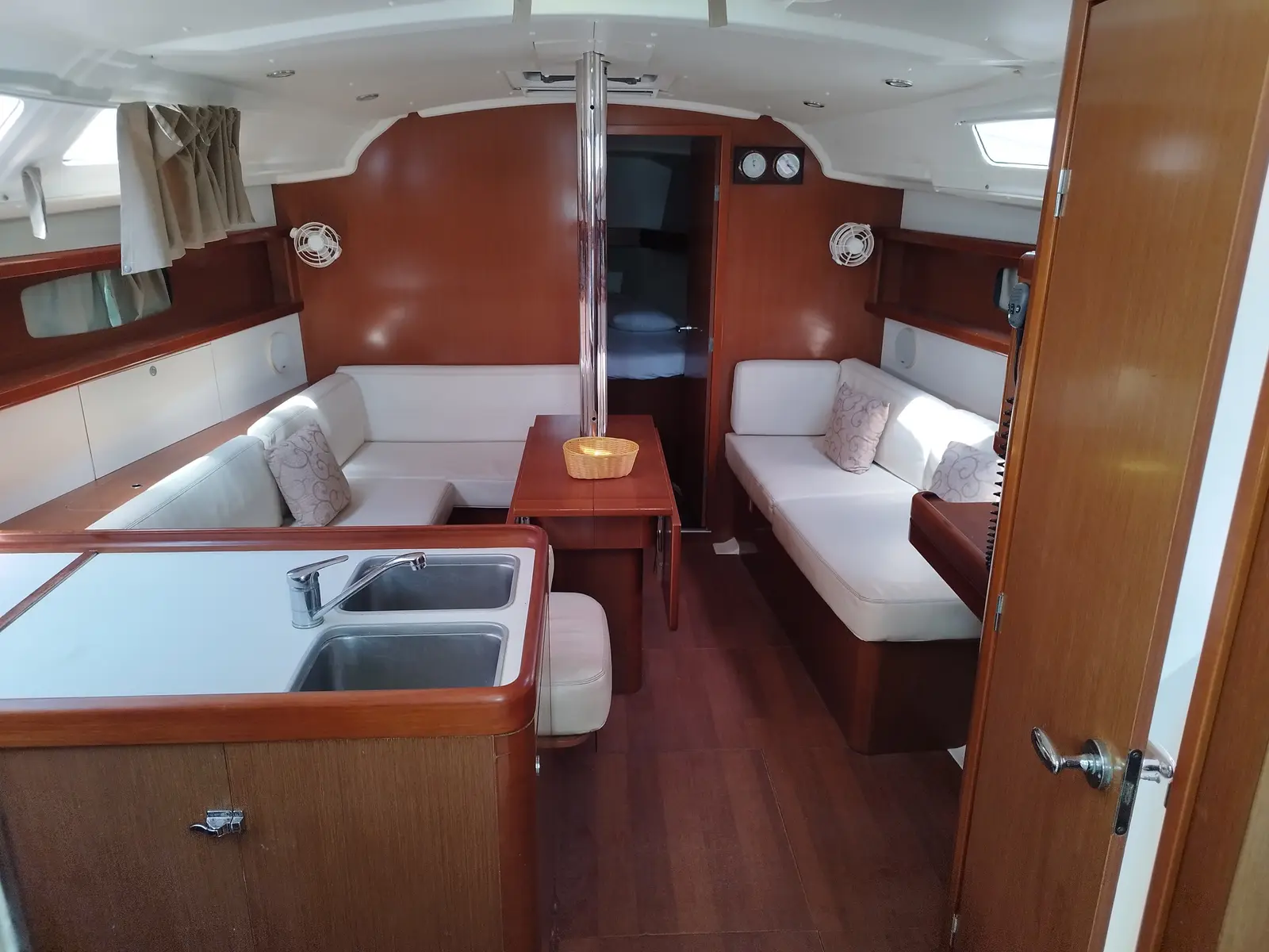 MINA "Sails 2025", Interior image