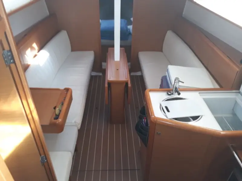 Arosa, Interior image