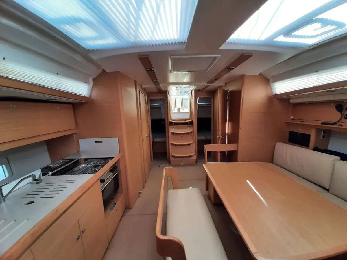 Fiodena, Interior image