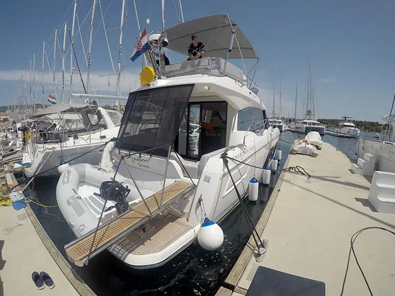 Brigadoon, Prestige 420 Fly
