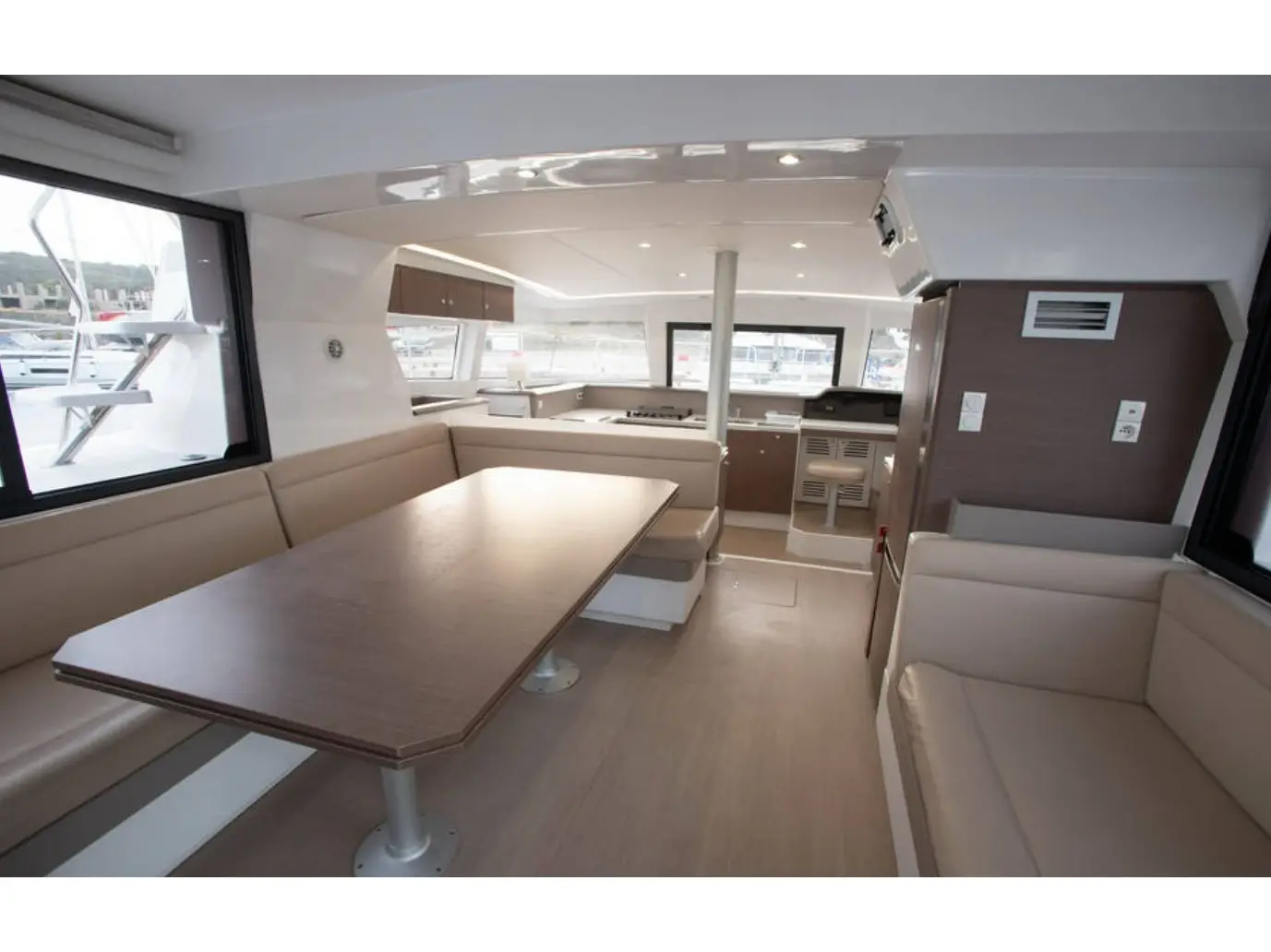 Medusa I, Interior image