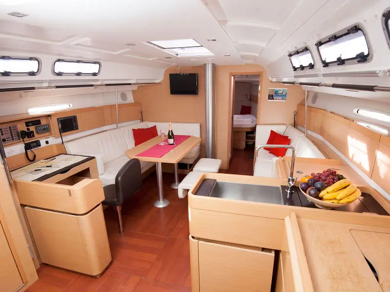 BYBLIS, Interior image