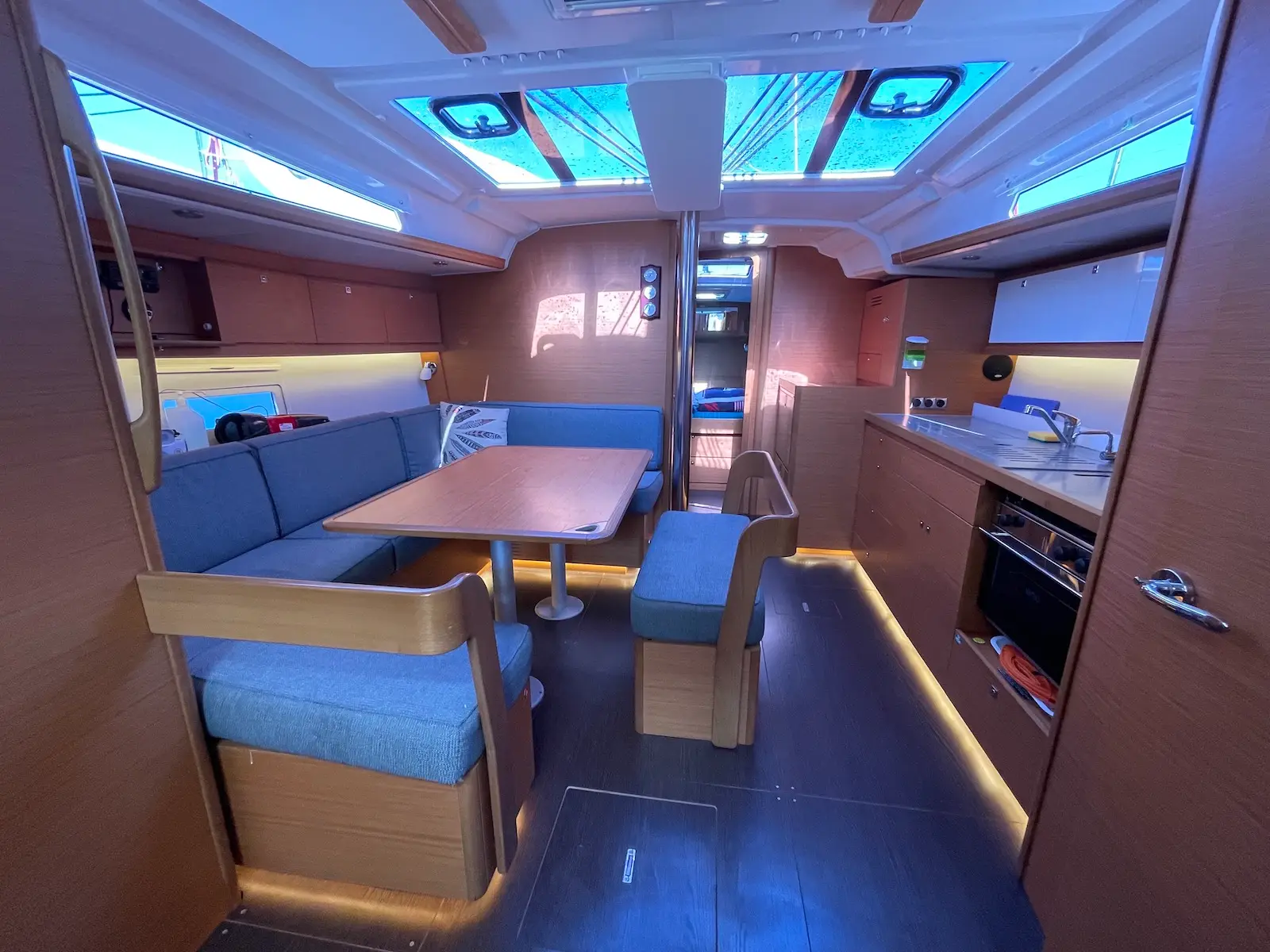 Sweet, Interior image