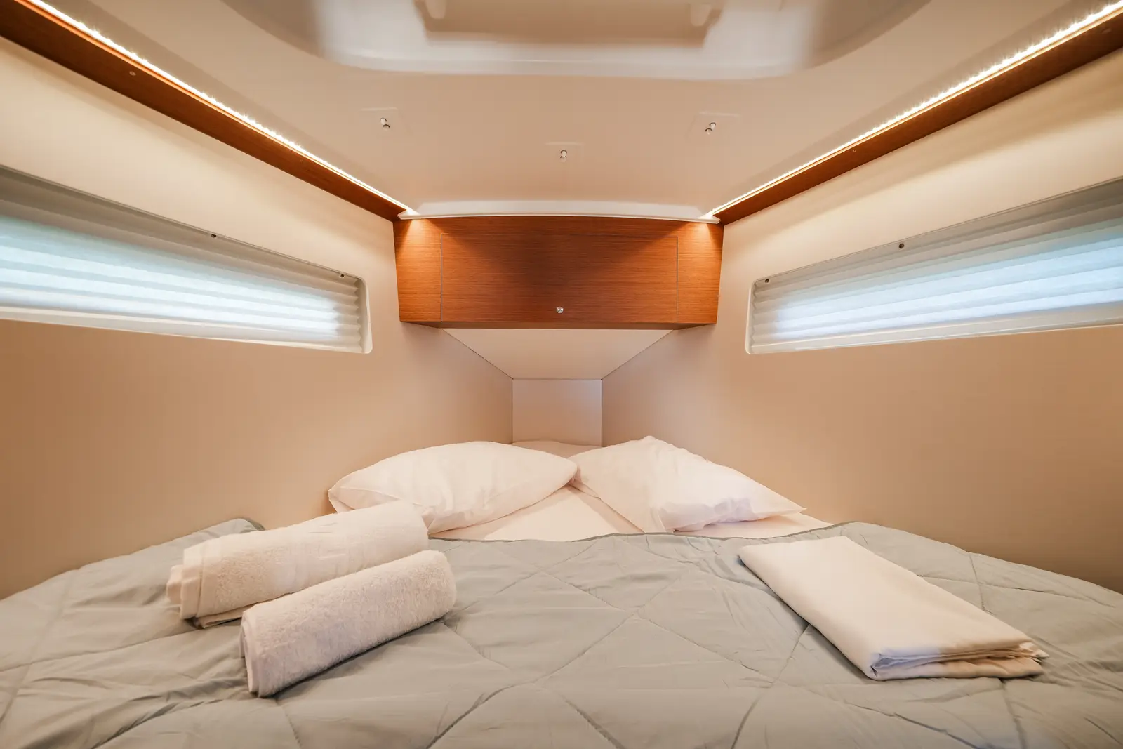 NorthWind 35, photograph 11