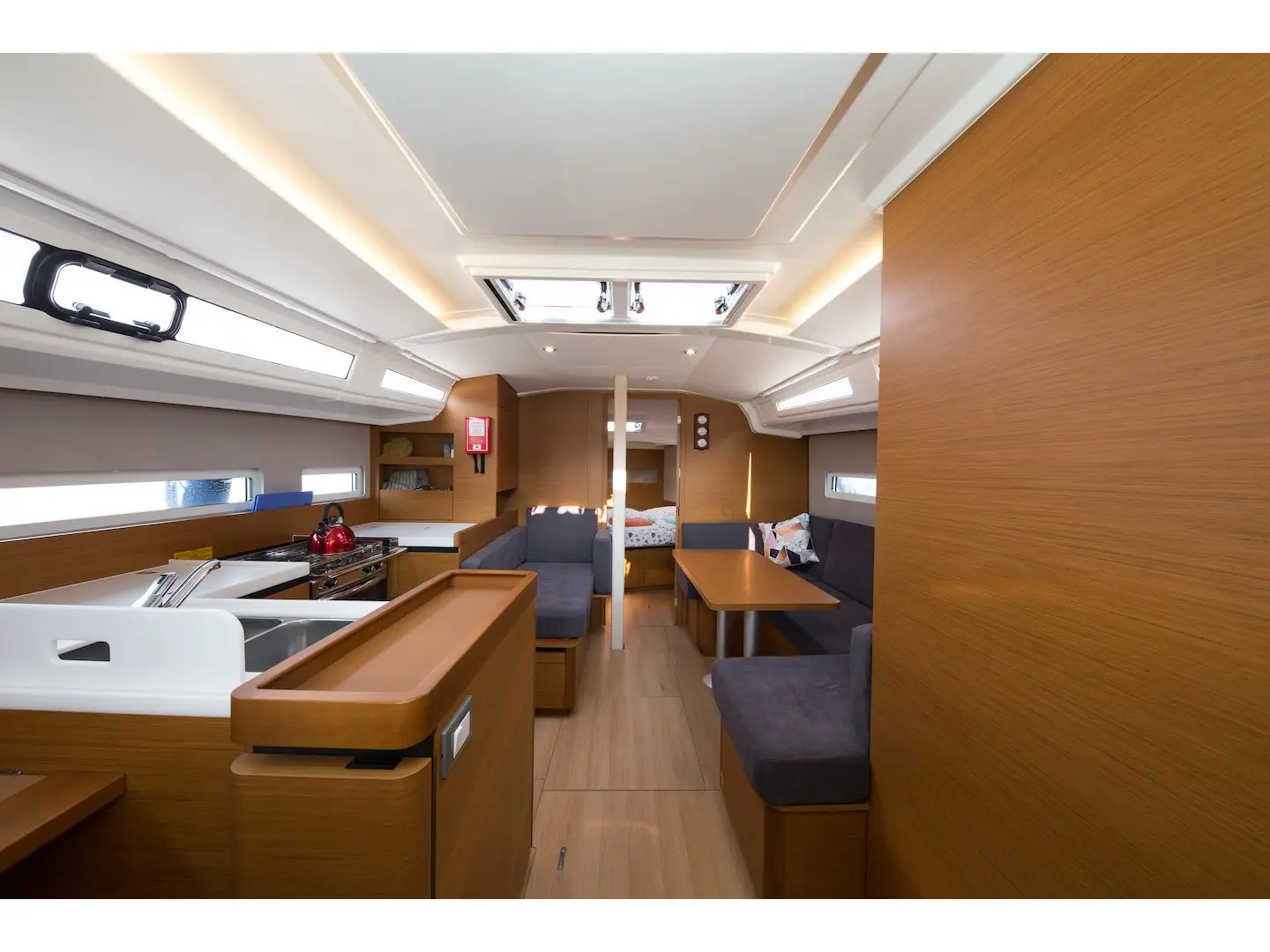 Suncity 3, Interior image