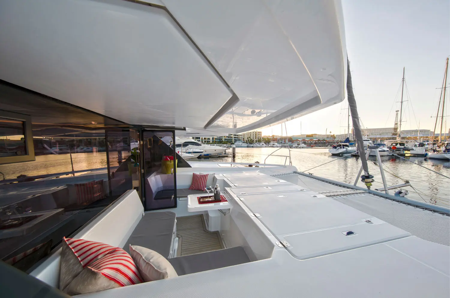 La Pelosa II, Forward Cockpit