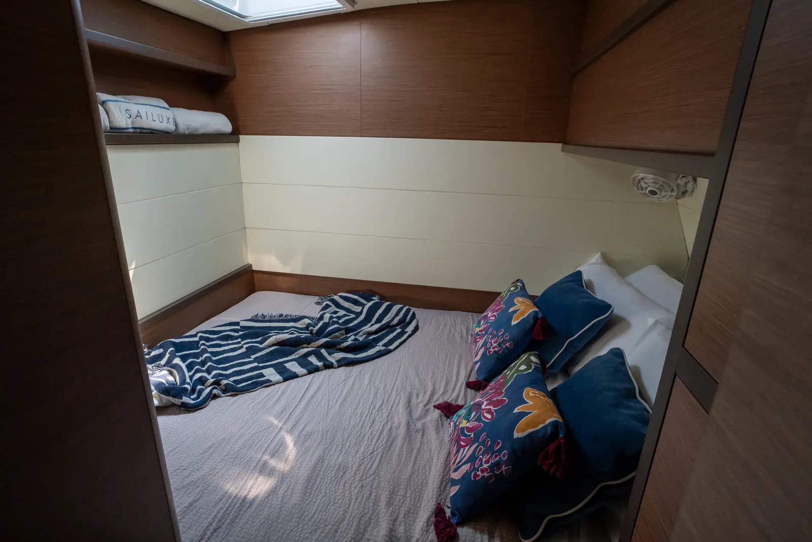 SAILUXE - Fichissimo, Cabin