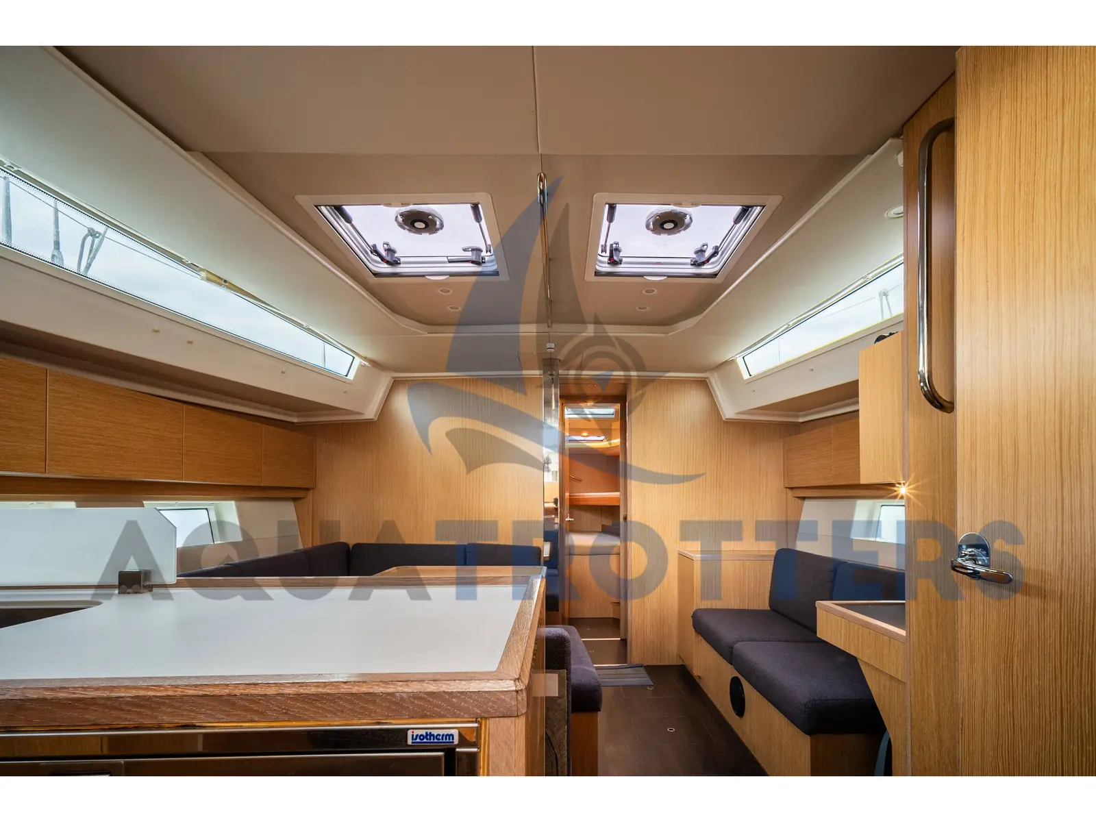 Silver III, Interior image