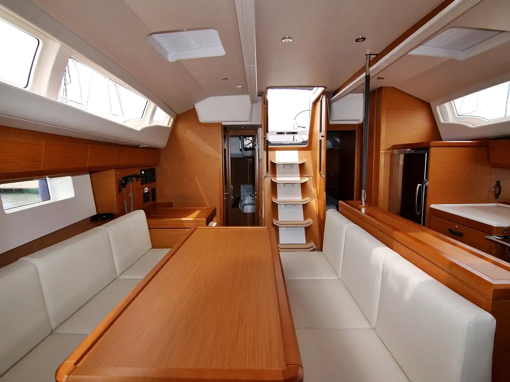 MYSTIC DREAMS, Interior image