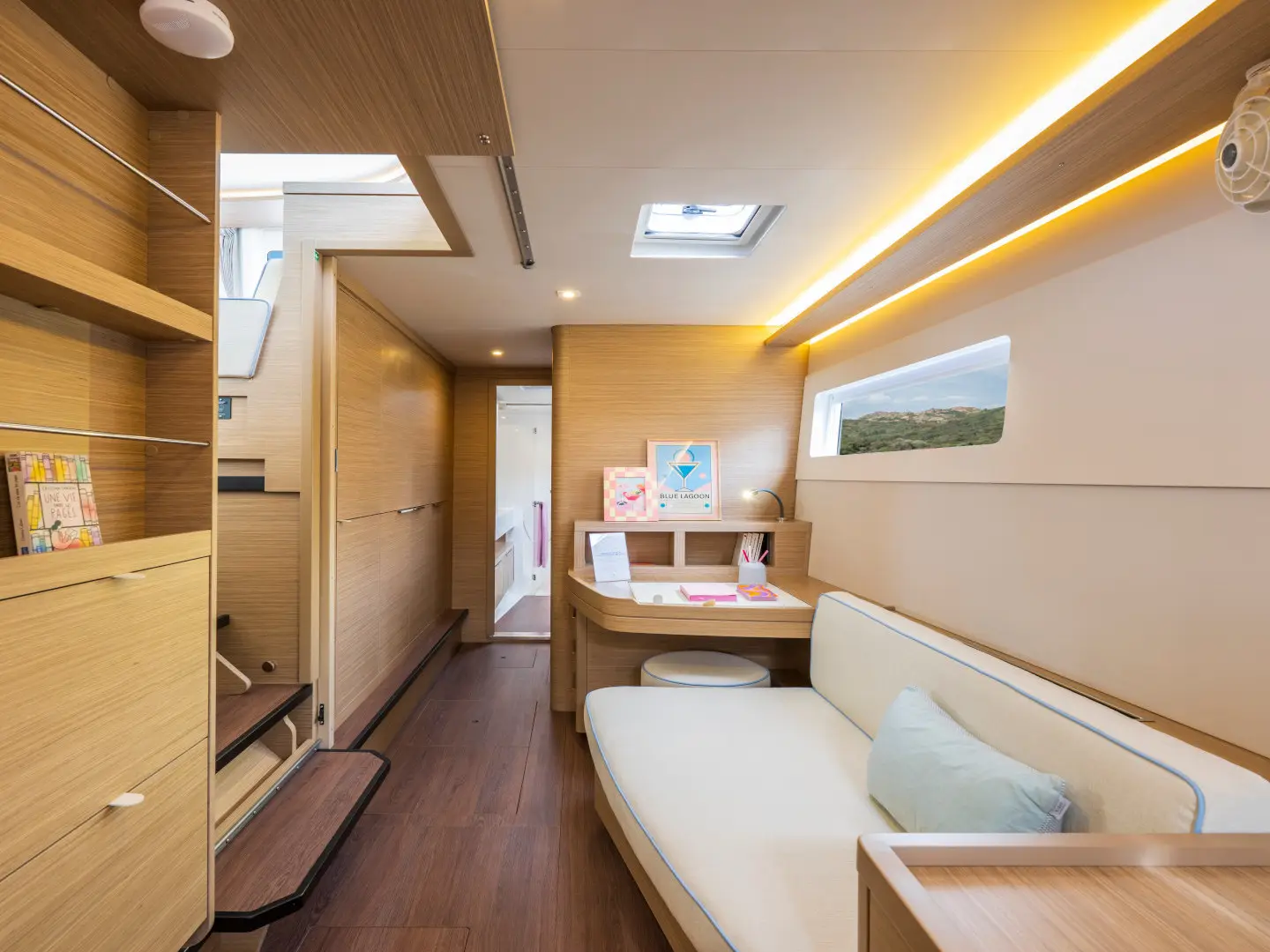 LODIRE, Interior image