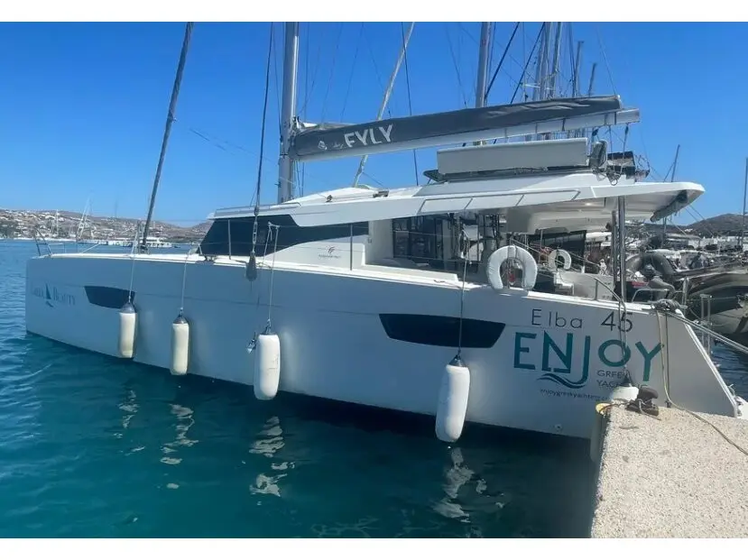 Greek Beauty, Main image