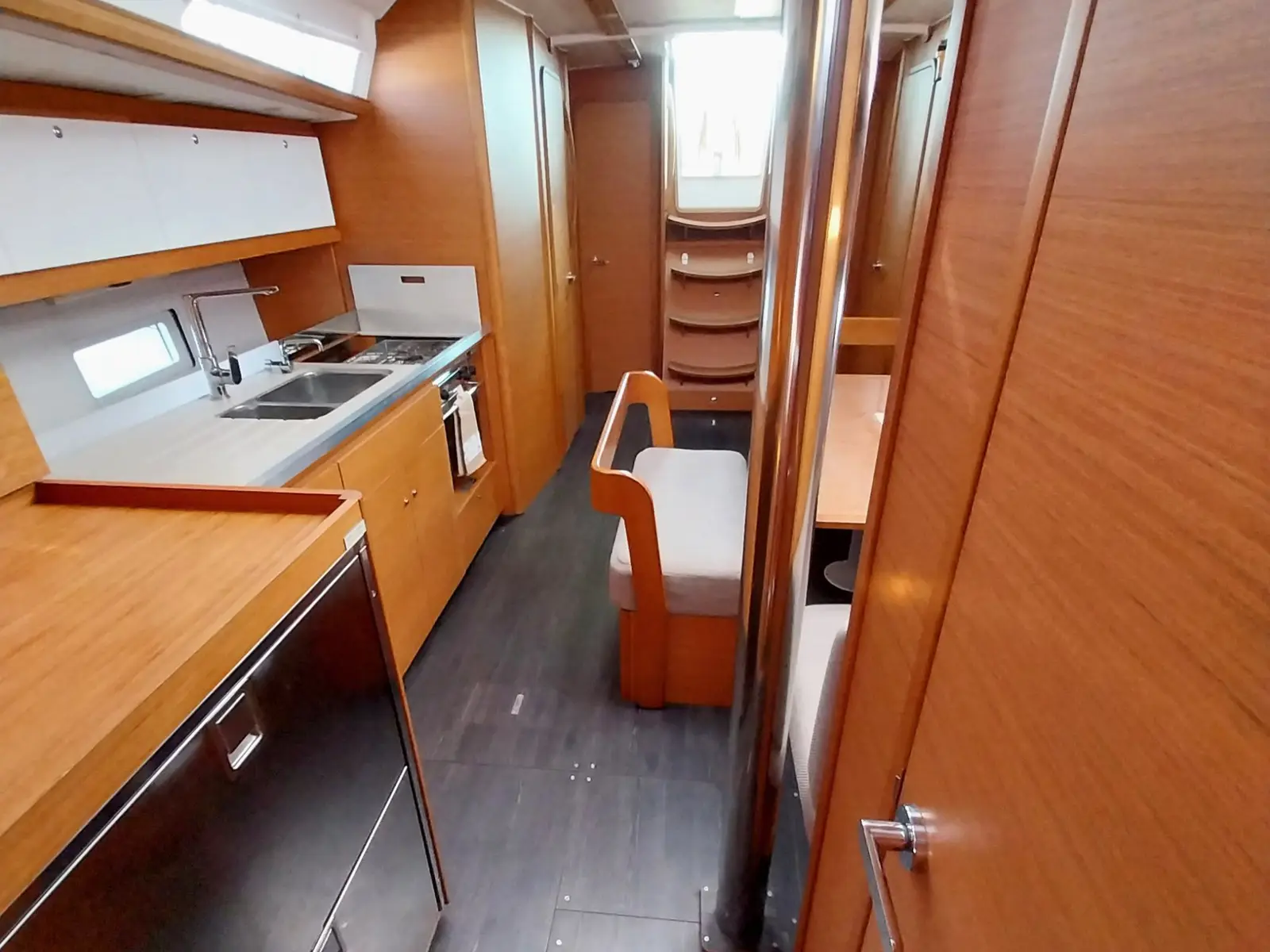 Penelope, Interior image