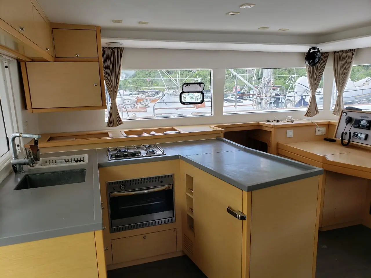Belle, Kitchen 1