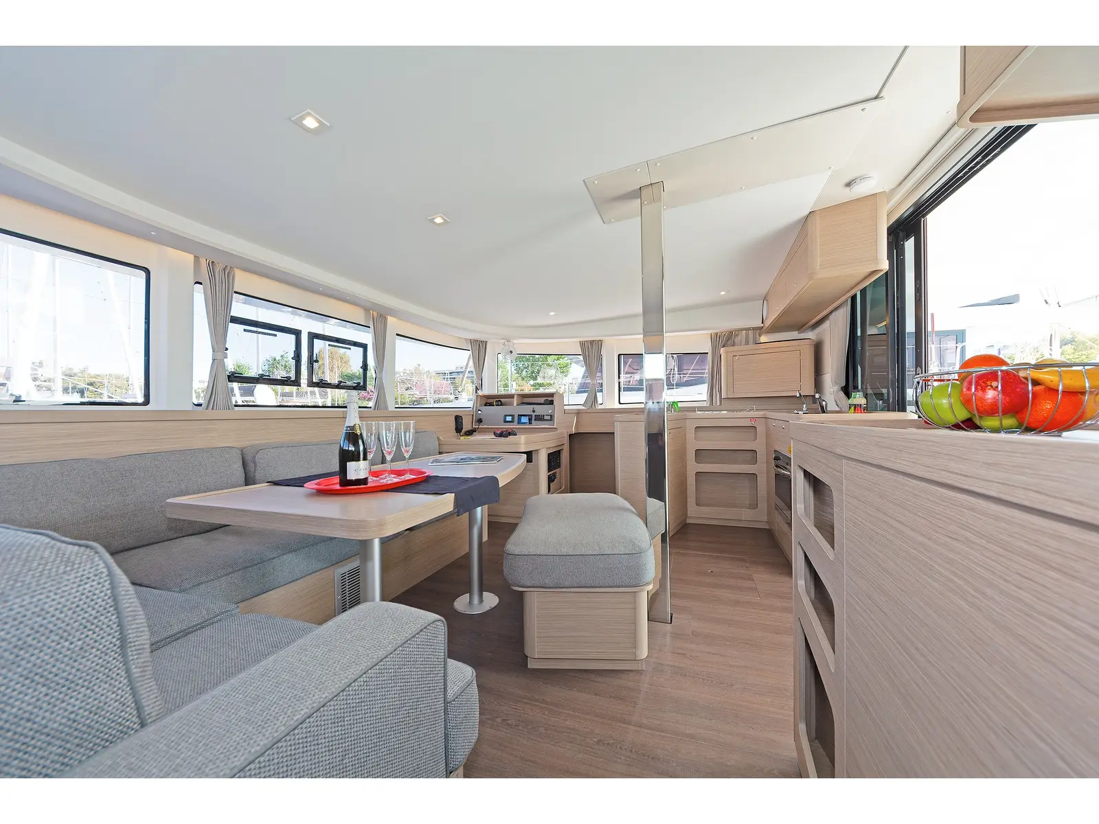 Eternity (ONLY SKIPPERED), Interior image