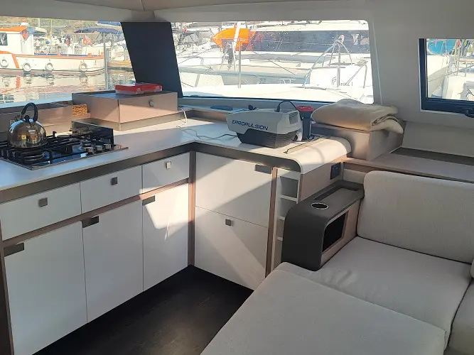Lalom, Interior image