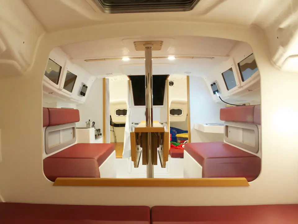 Telika, Interior image
