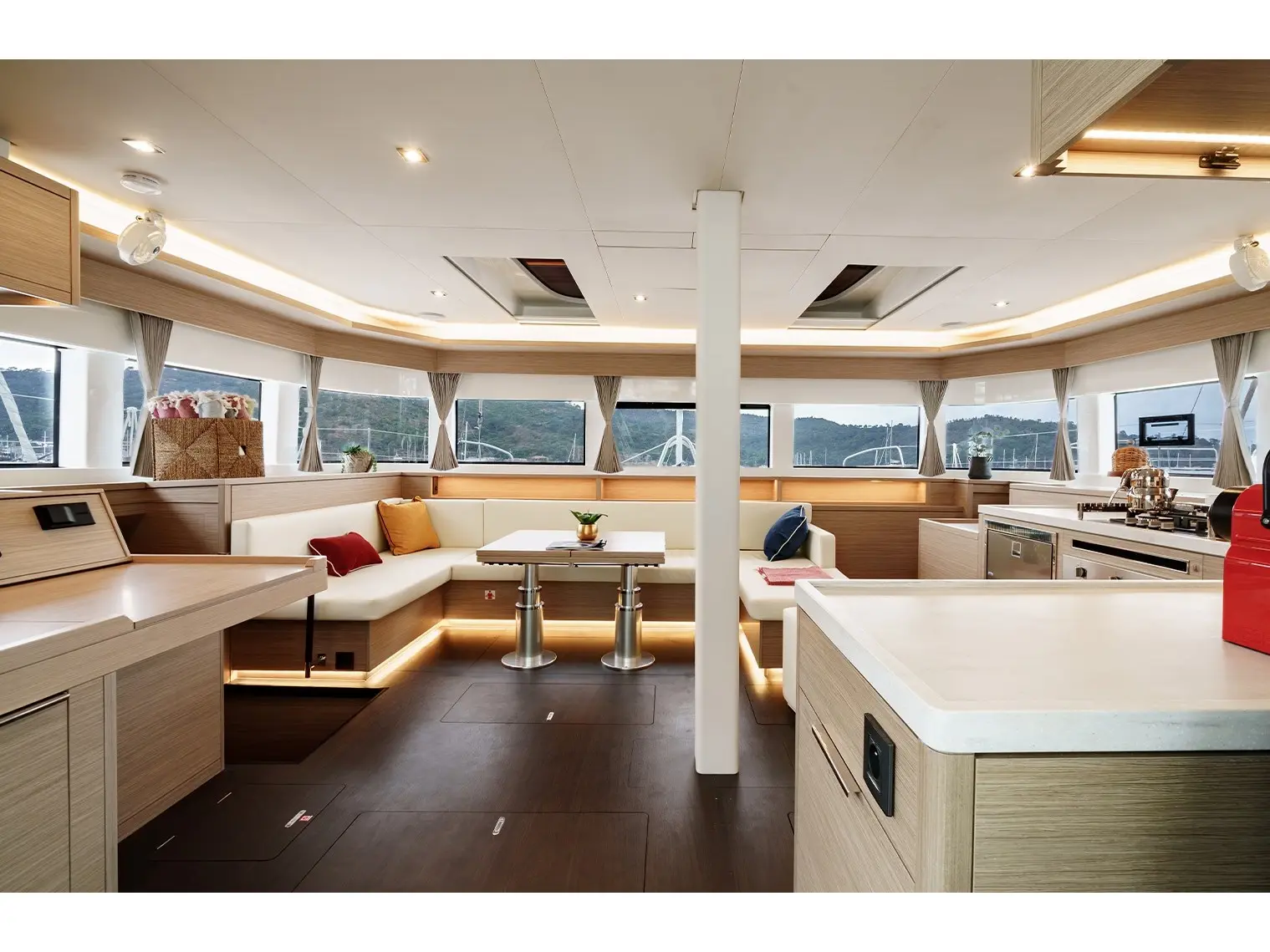 Enki, Interior image