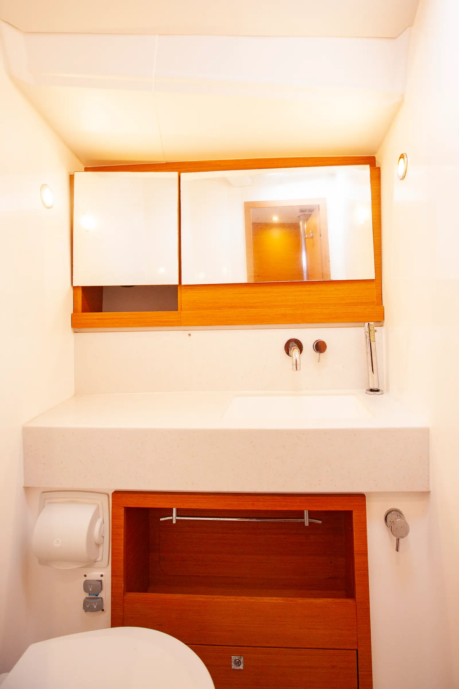 Sarpico, Front WC