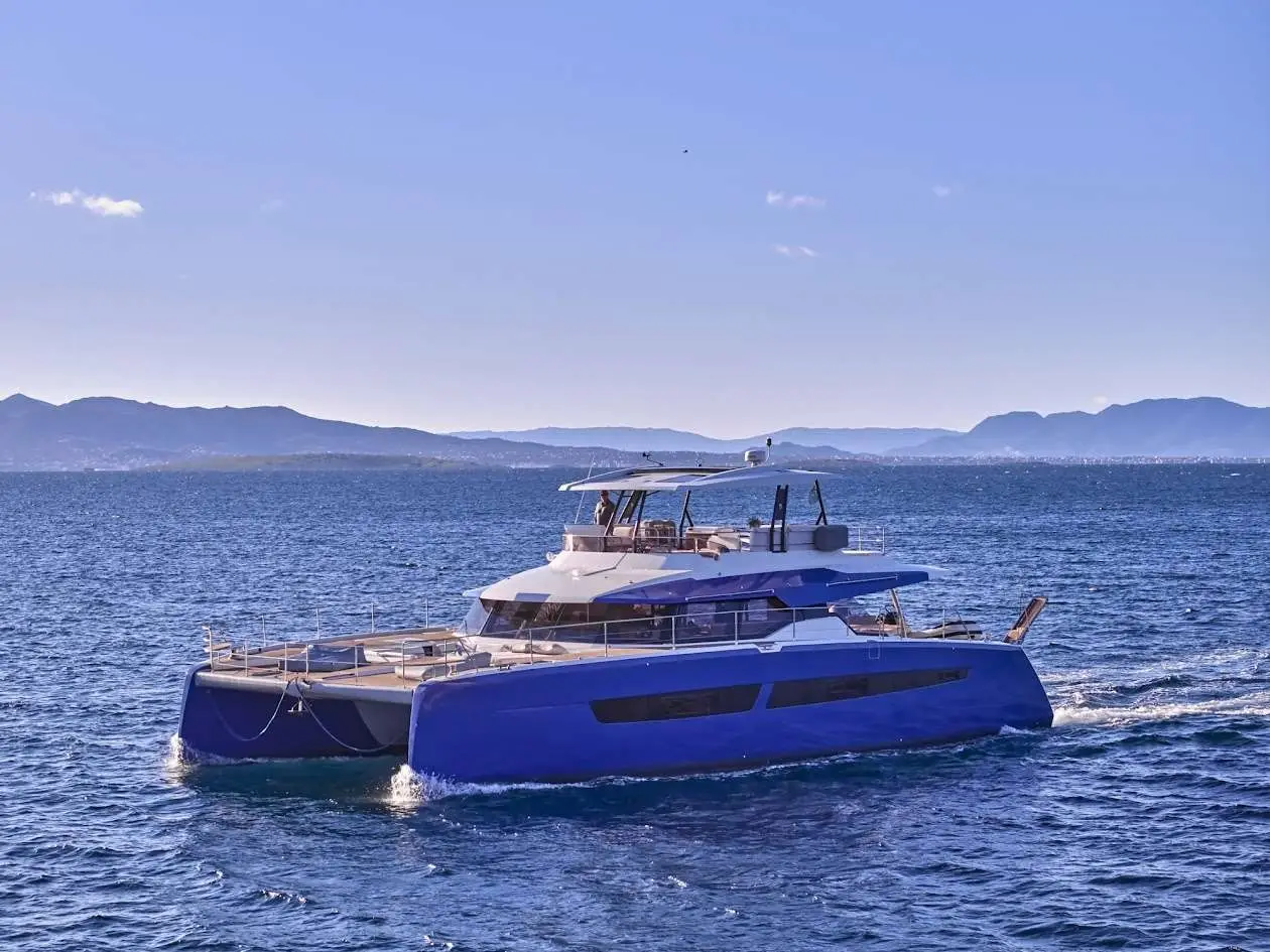Majesty of Greece, Main image