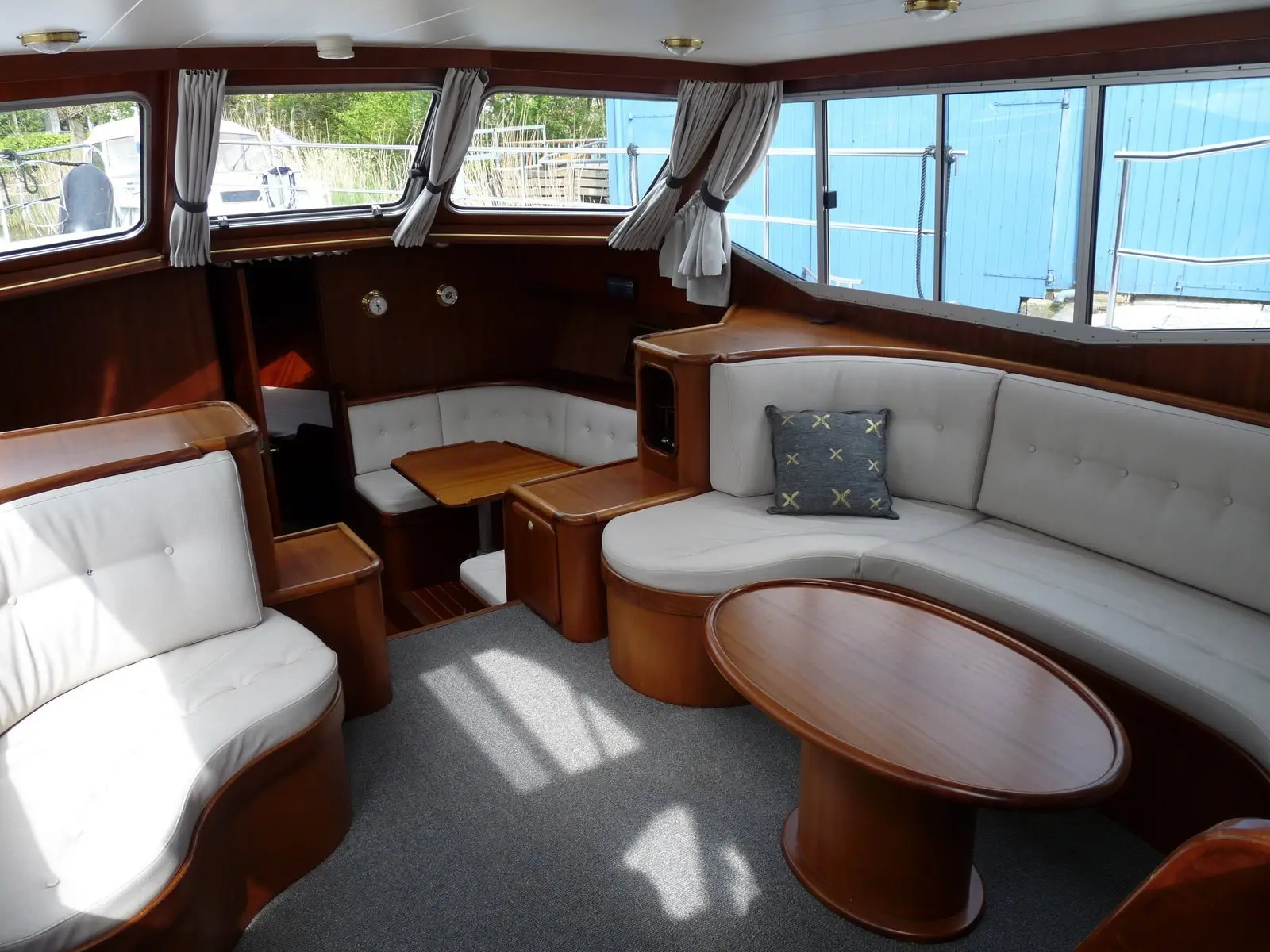 Orion, Interior image