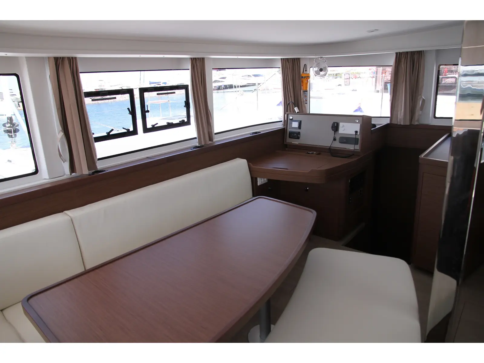 GEORGE A, Interior image