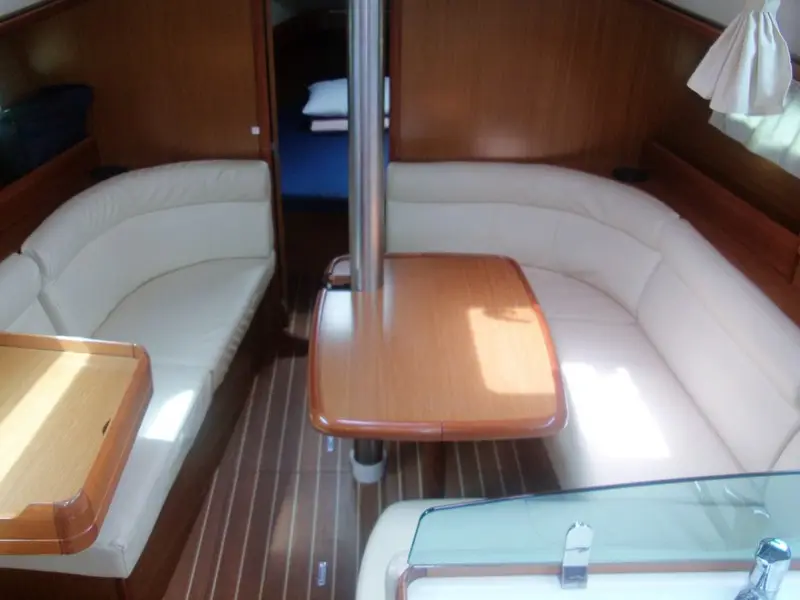 Kos 36.2, Interior image