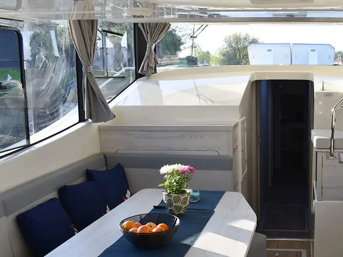 Horizon 5 - Premier 5, Interior image