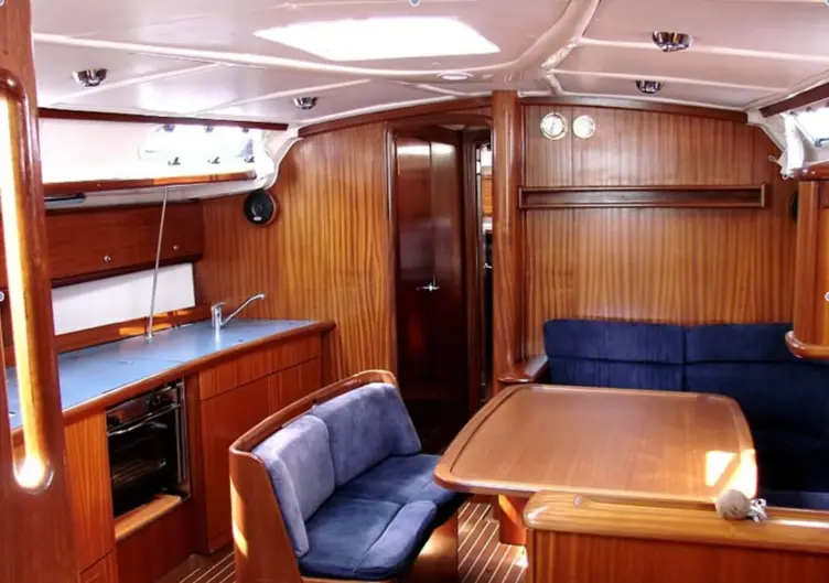 Eveline, Interior image