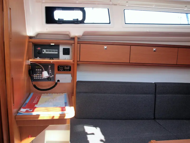 Sea Lion, interior