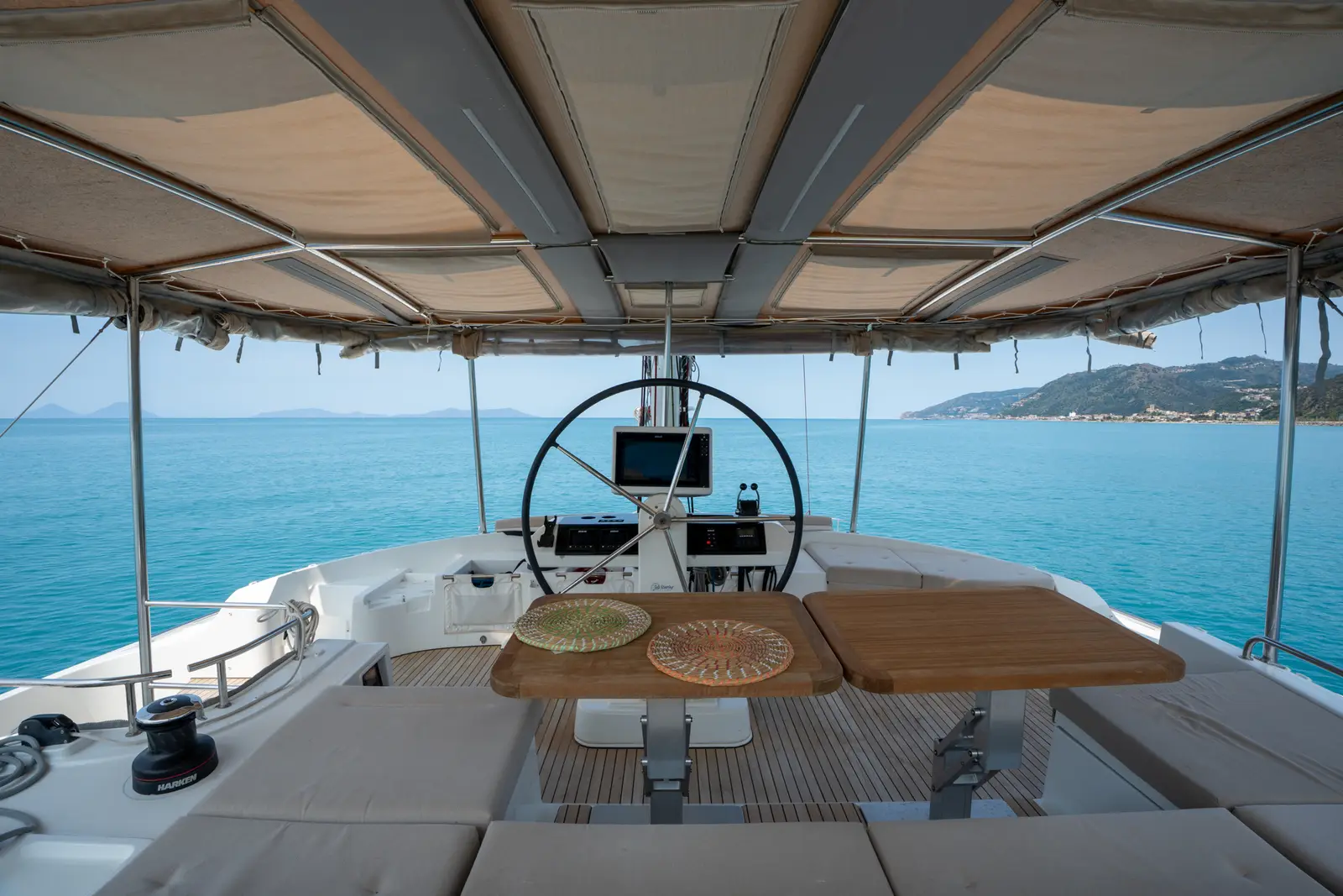 SAILUXE - Fichissimo, Flybridge